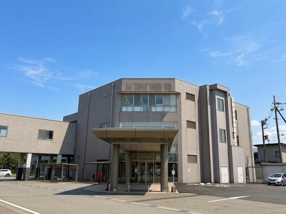 南砺家庭・地域医療センターの外観