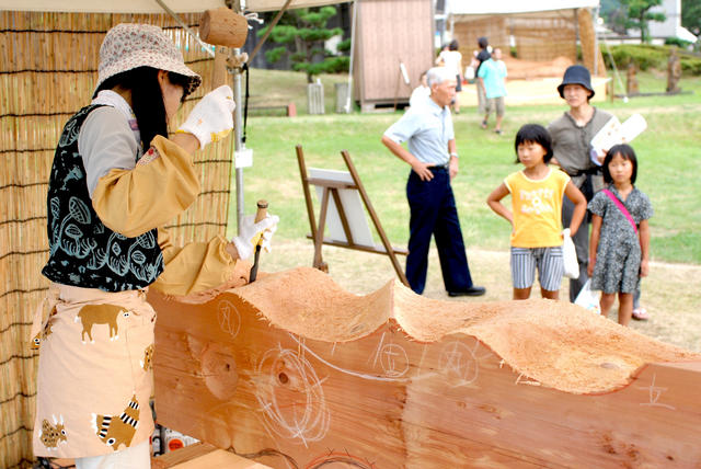 木彫刻キャンプ「公開制作」始まるの画像