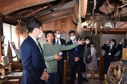田畑総務副大臣が地域おこし協力隊の活動を視察の画像