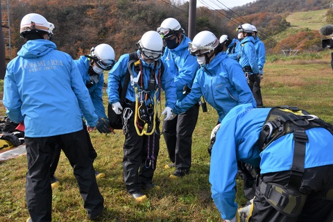 IOX-AROSAでゴンドラ救助訓練を実施の画像