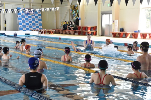 萩原智子さん　中嶋選手を激励＆水泳教室を開催の画像