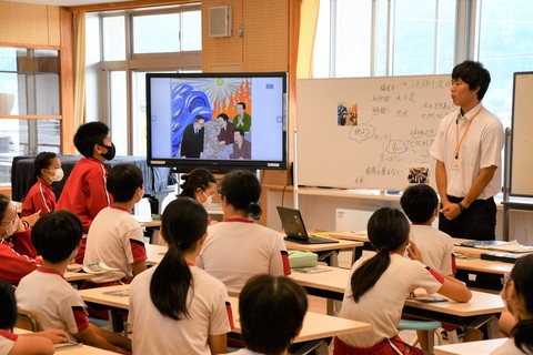 松村謙三マンガ本、道徳授業で活用の画像