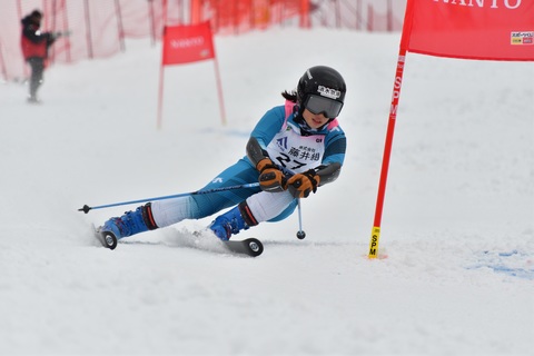 スキーインターハイ２日目　女子大回転で上野選手が４位、清利選手が７位入賞！の画像