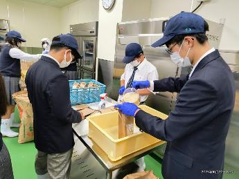 新米「富富富」を1キロ袋で販売